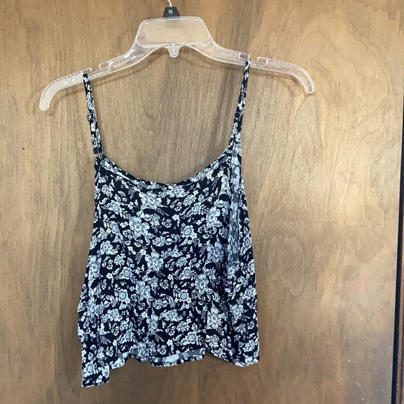 So floral print cropped cinch waist tank black white floral L or XL jrs - Picture 16 of 17